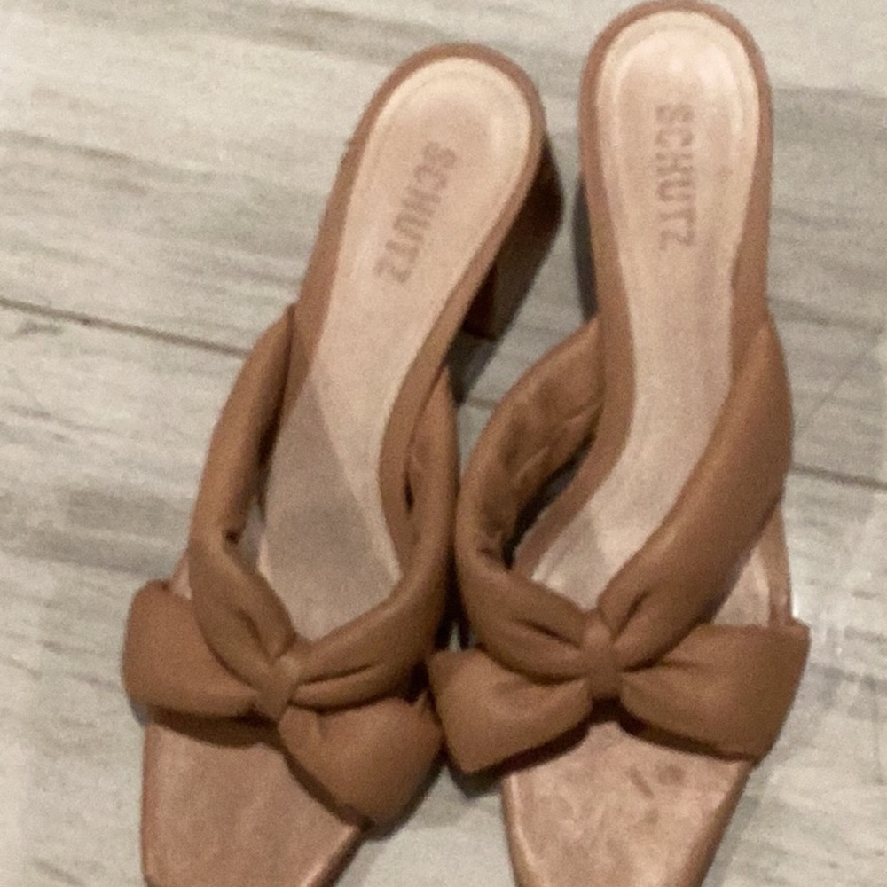 Schutz Women's Tan Bow Slide Sandals